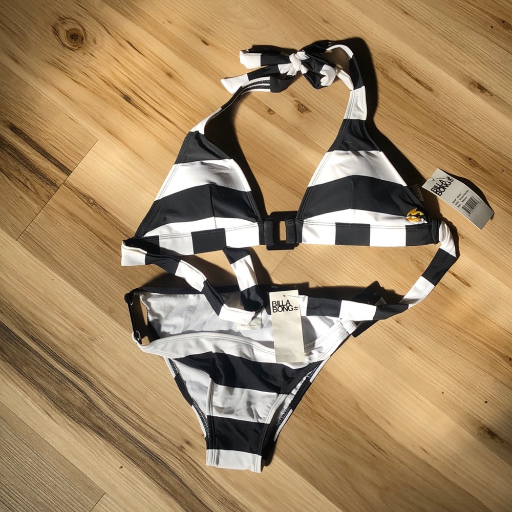 BILLABONG NWT 2 piece bathing suit. Black/white striped. Panty liner attached.